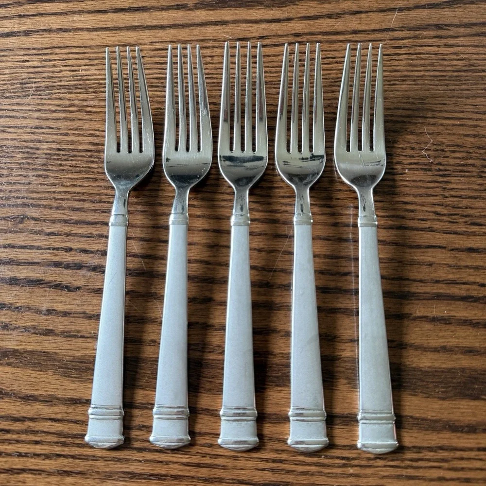 Set Of 5 Oneida Tiramisu Salad Forks Frosted Stainless Steel Flatware 7 1/4